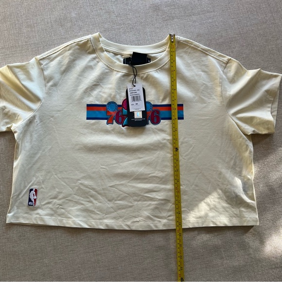 Philadelphia 76ers Pro Standard Women’s  Retro T-Shirt - MEDIUM (NWT) - Picture 4 of 9